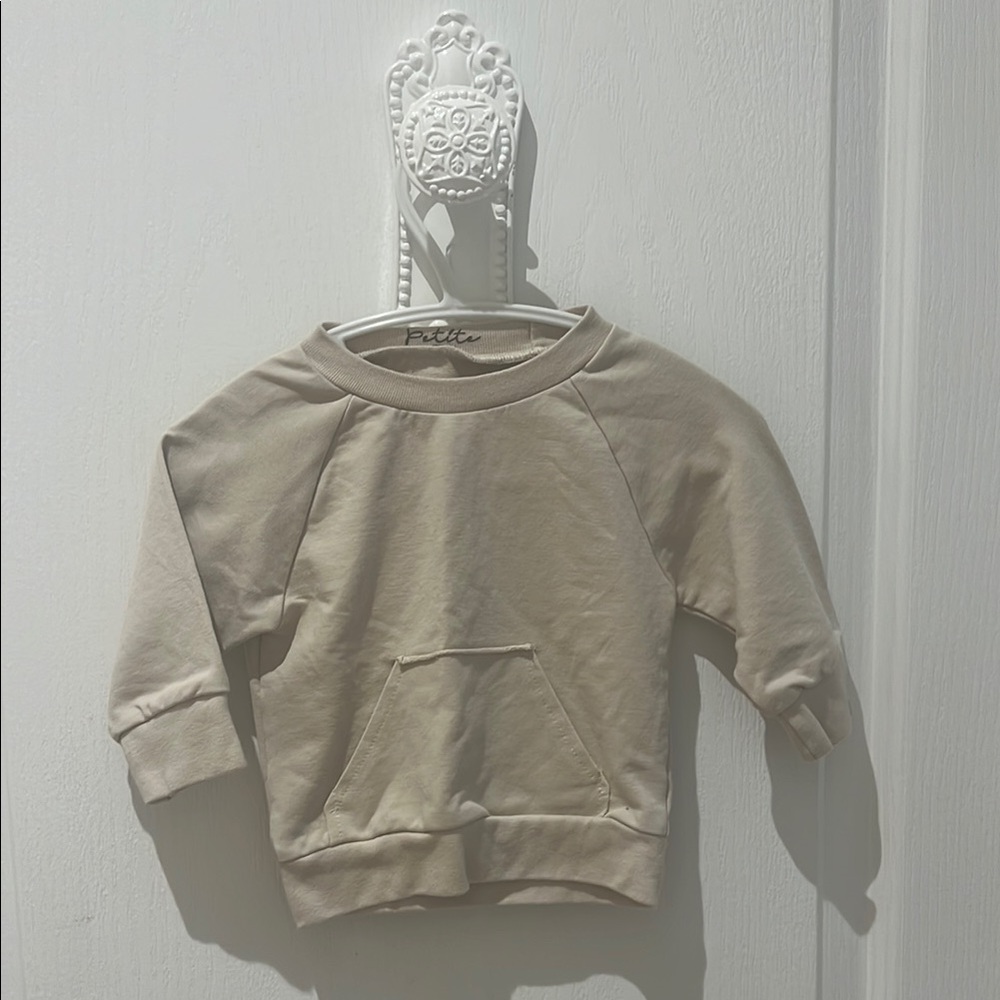 Cream Long Sleeve Tee with Soft Fabric and Relaxed Fit